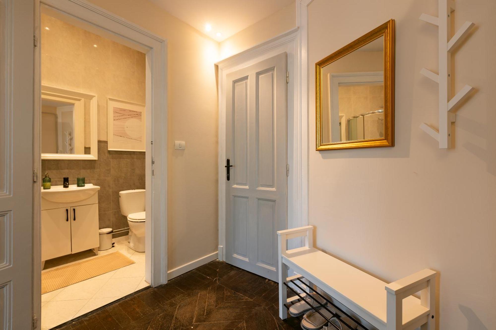 Central Charm - 2Br Apartment Temešvár Exteriér fotografie